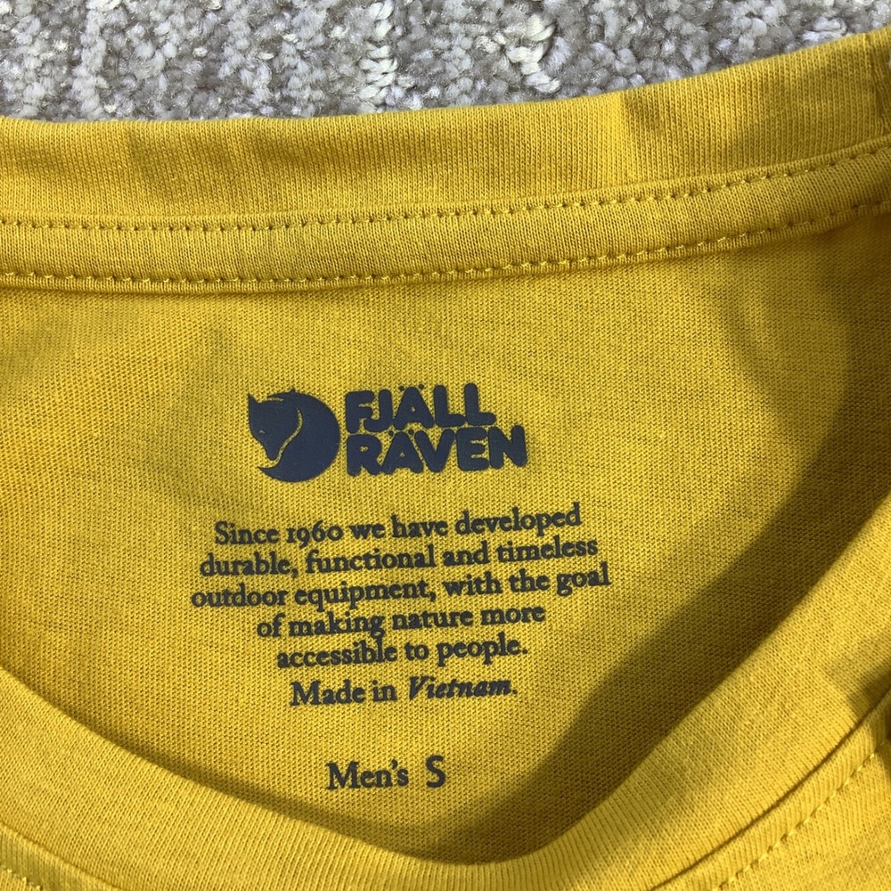 Fjallraven Mens Logo T-Shirt Ochre Yellow Organic Cotton Graphic Tee Size S NWT - Picture 4 of 14